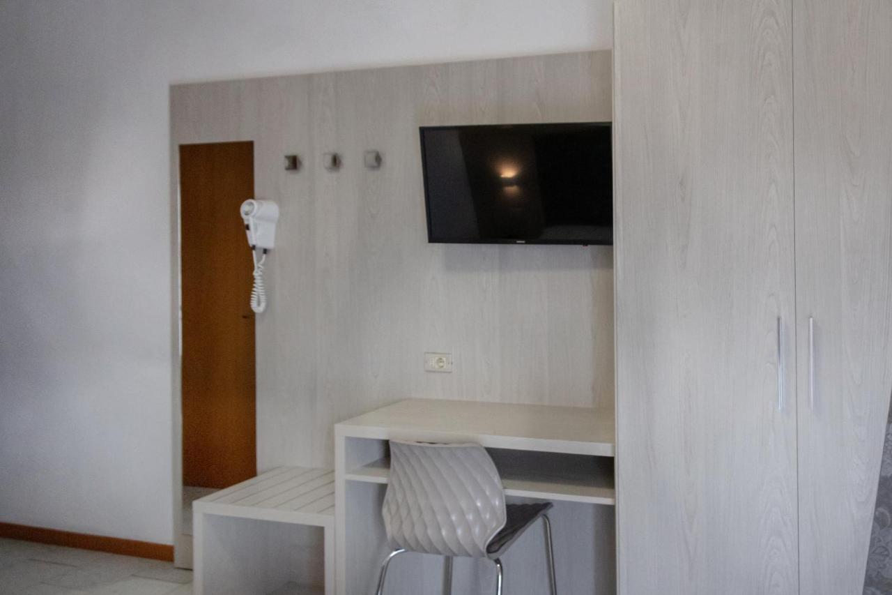 Hotel Boston Cesenatico Exterior photo