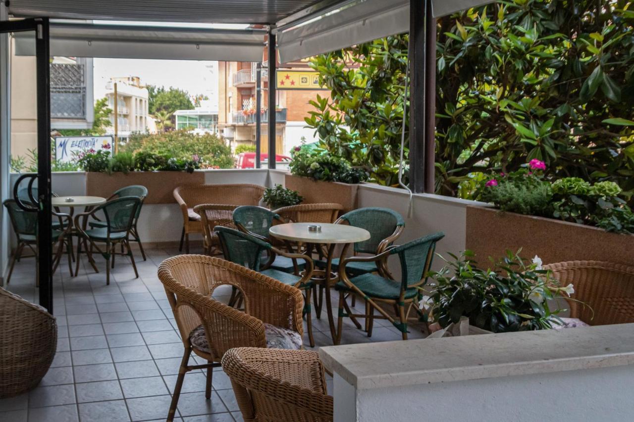 Hotel Boston Cesenatico Exterior photo