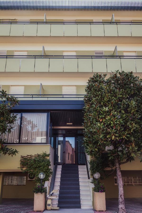 Hotel Boston Cesenatico Exterior photo